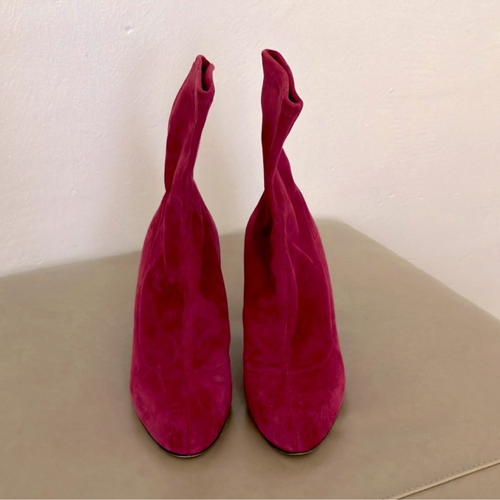 Beautiful Oscar Tiye suede stretch booties - Picture 6 of 10